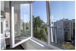 Остекление балконов в Москве